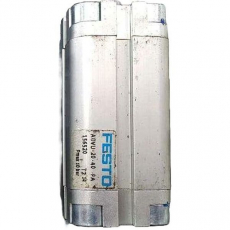 Cilindro pneumático ADVU-20-40-PA 156520
